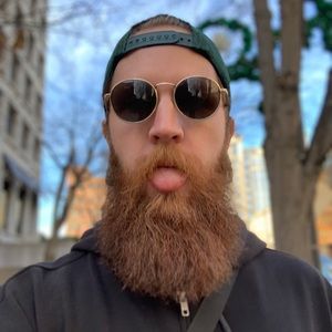 Meet your Posher, Aaron